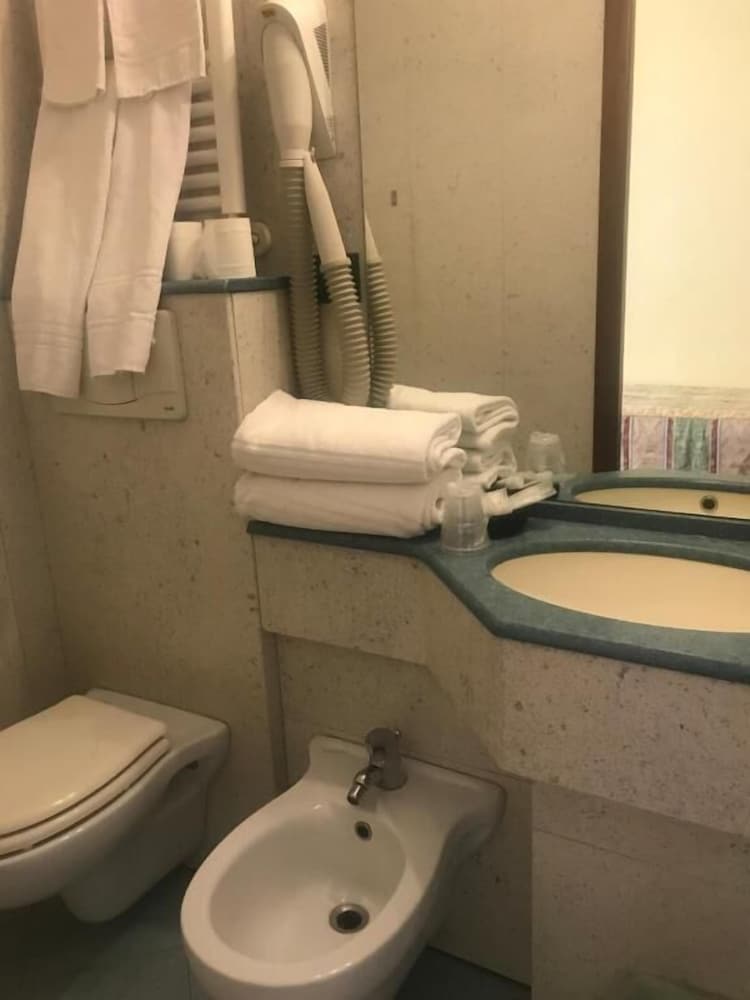 Hotel Cinzia 42/50