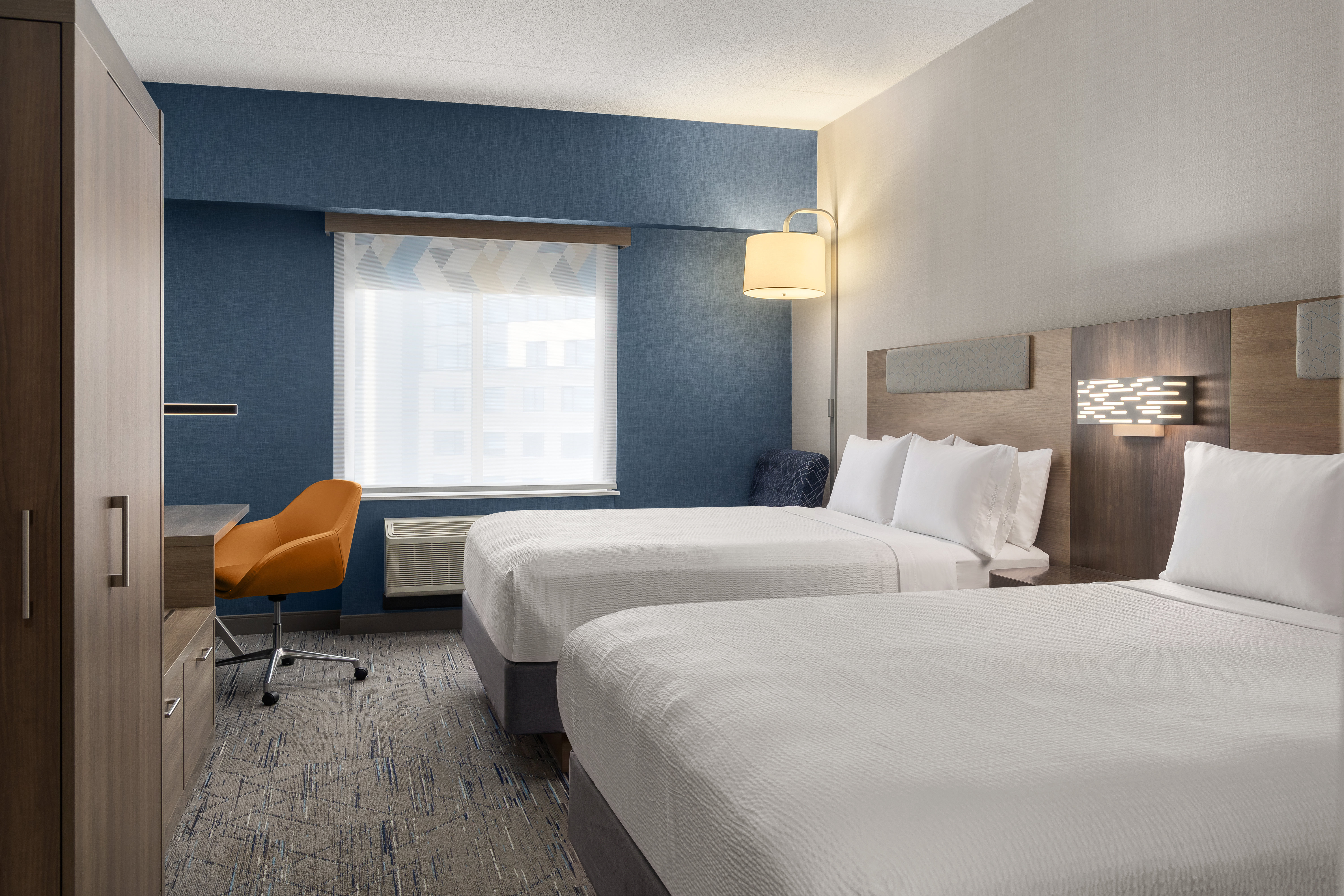 Holiday Inn Express Suites Vaughan 34/78