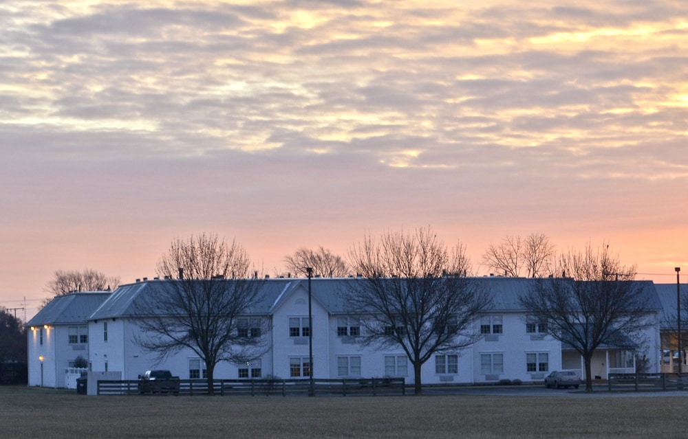 The Inn at Amish Acres 28/44