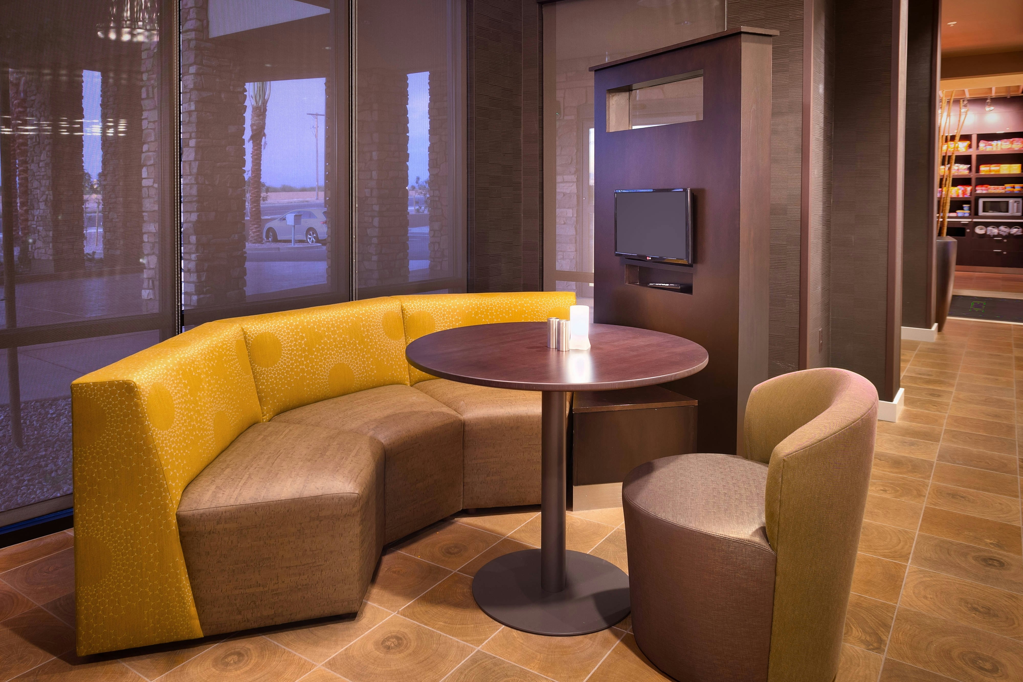COURTYARD PHOENIX MESA GATEWAY AIRPORT 3/8