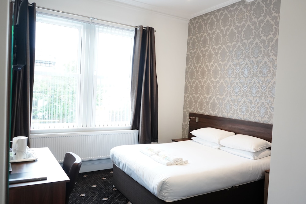 Marlborough Hotel 11/42