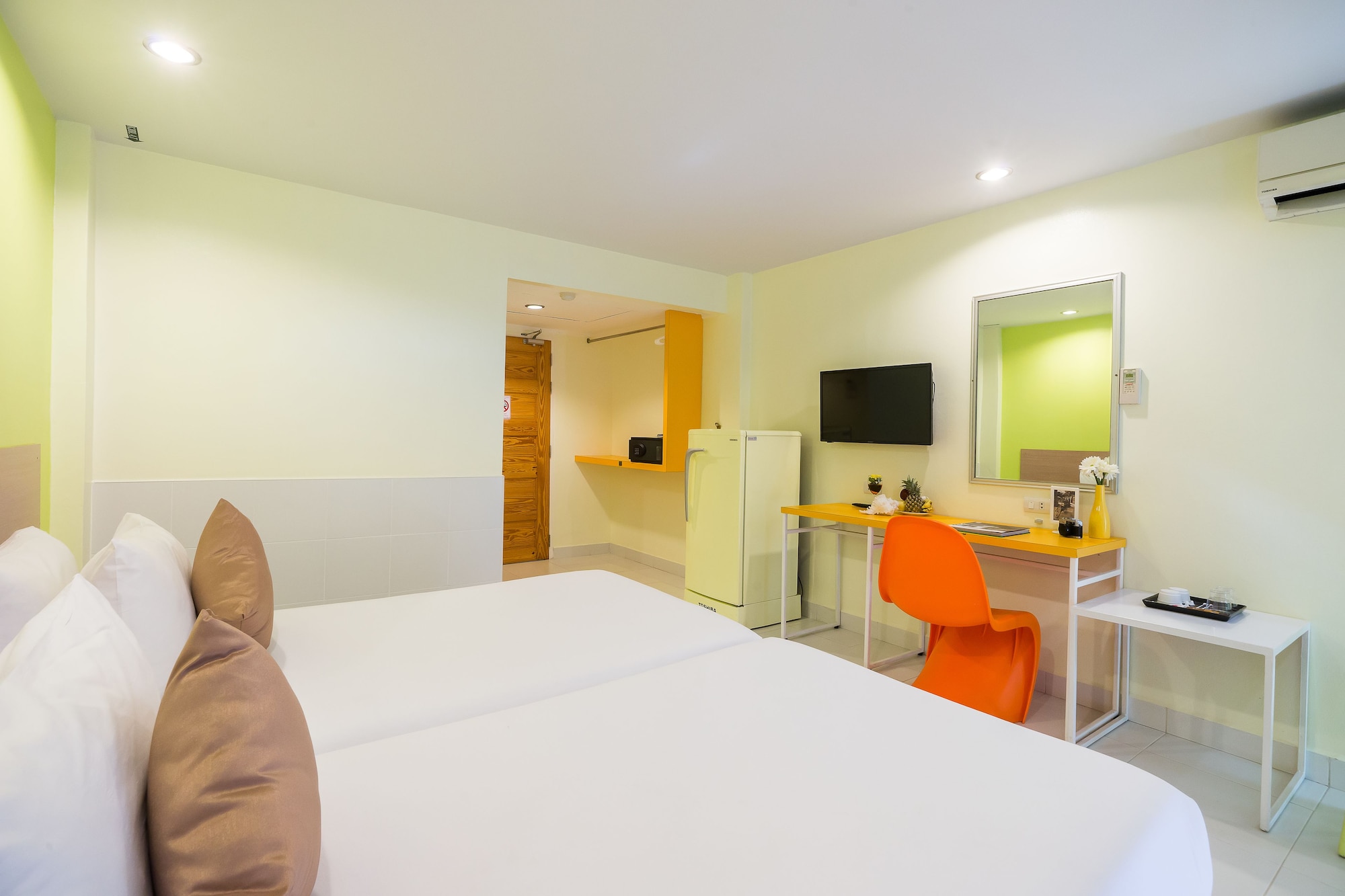 SUPERIOR ROOM