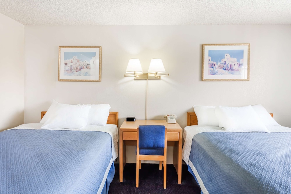 Days Inn by Wyndham Barstow 15/25