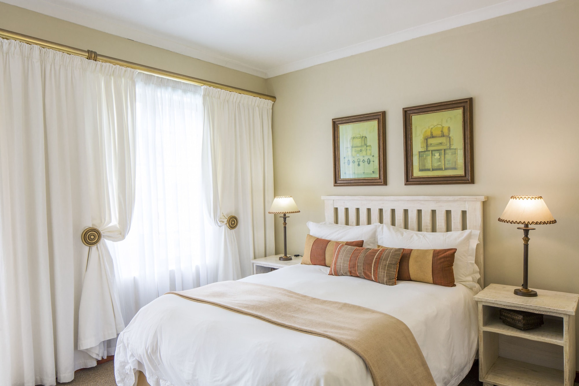 Hencil, Double Bed