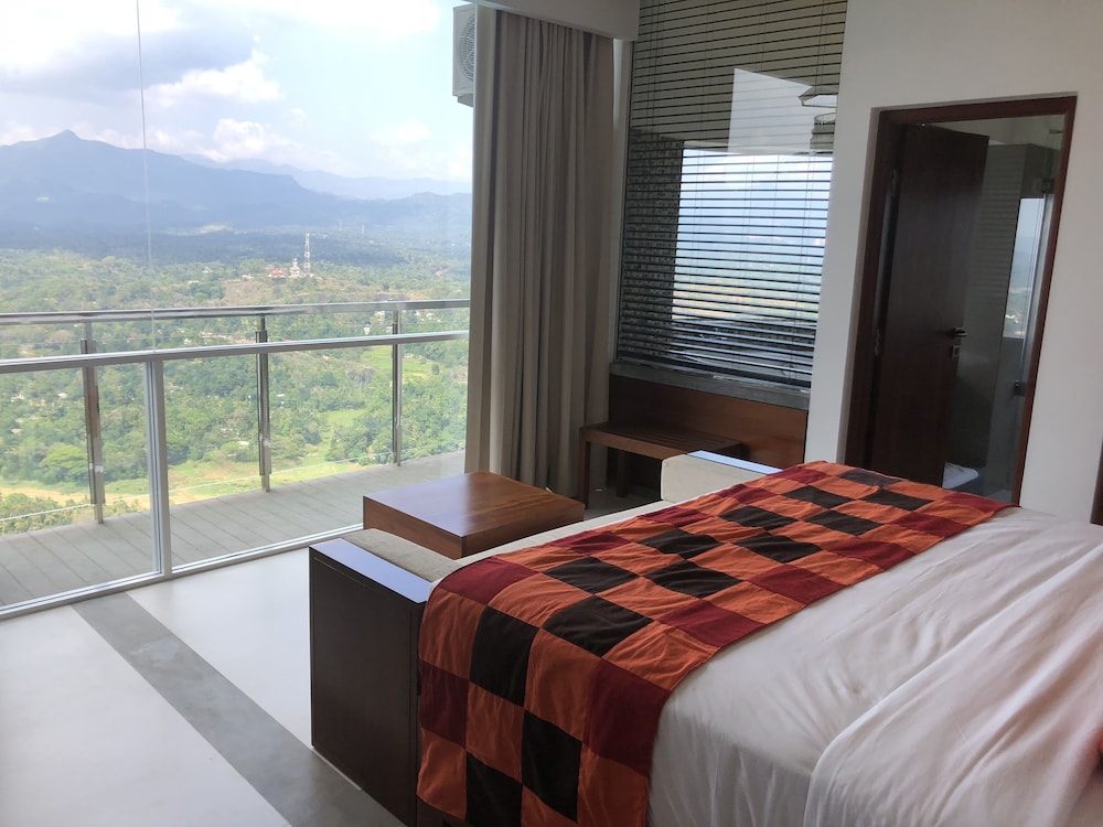Mount Blue Kandy Hotel And Spa 26/63