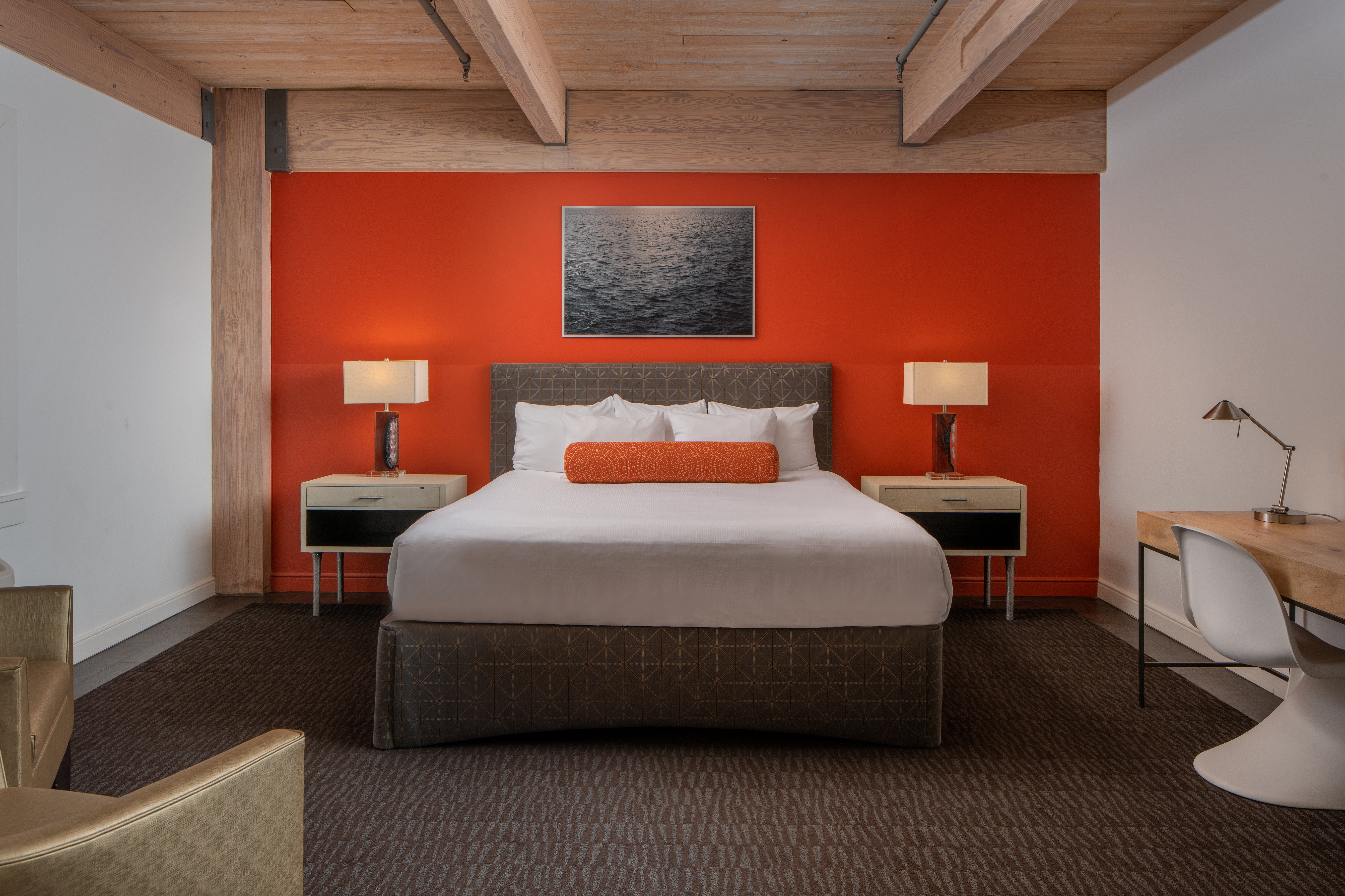 SUITE, KING BED