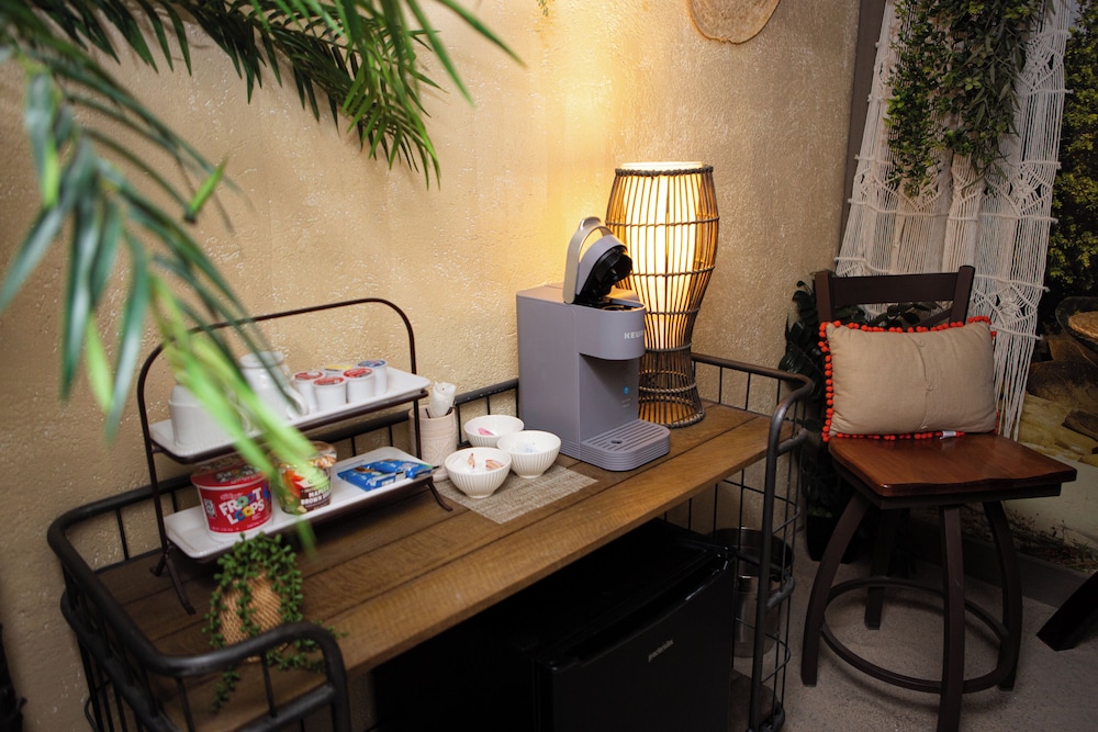 5th East Hall Bed Breakfast 40/46