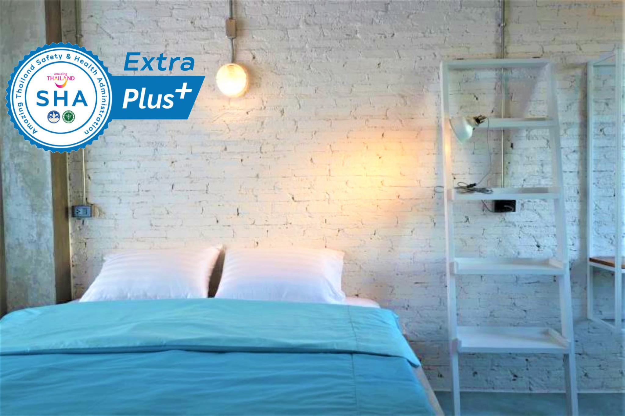 ROOM, TRIPLE, 1 DOUBLE AND 1 SINGLE BED