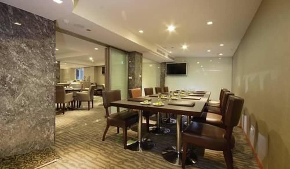 Tokyo International Hotel 48/58