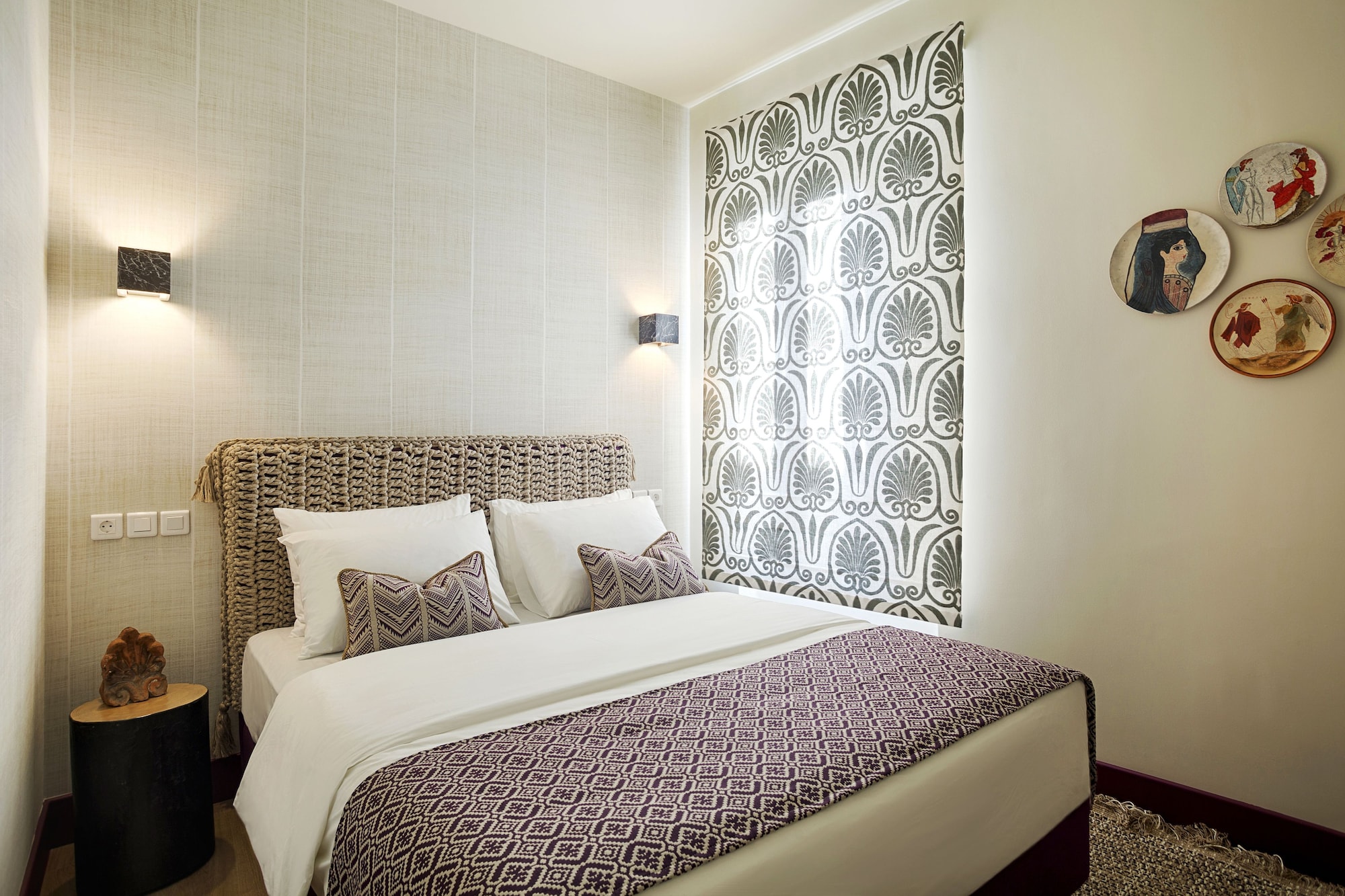 DELUXE, DOUBLE BED