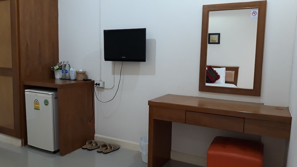 Chumphon Travelodge Hotel 35/37