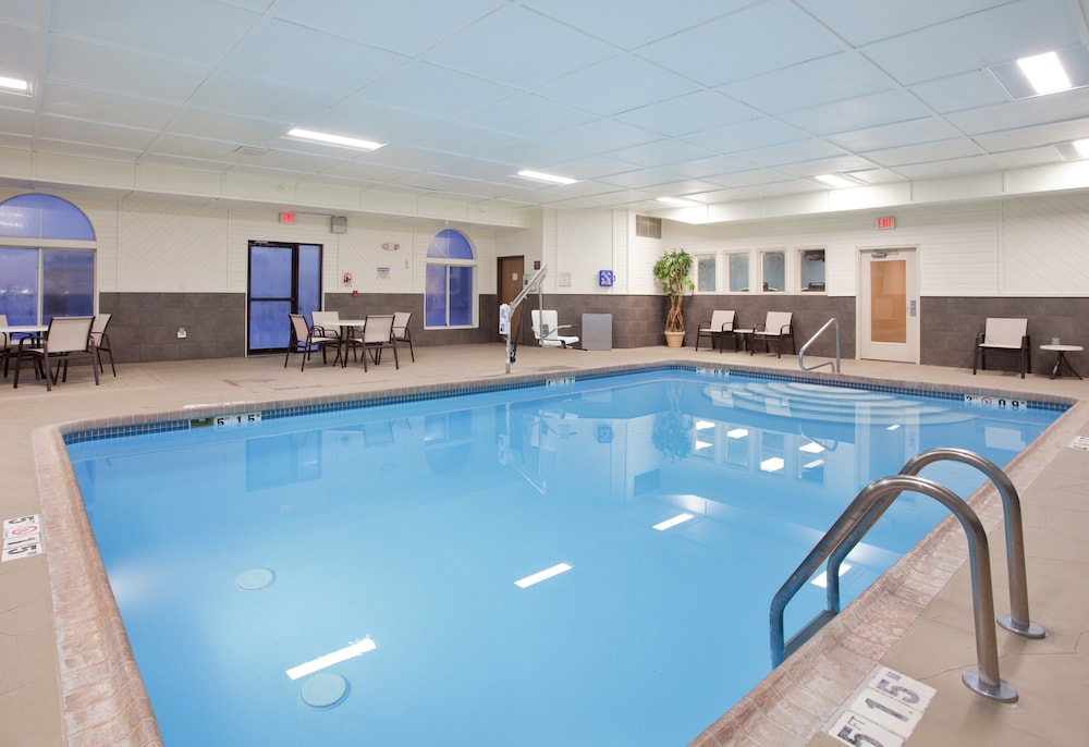 Holiday Inn Express Hotel Suites Beatrice 3/76
