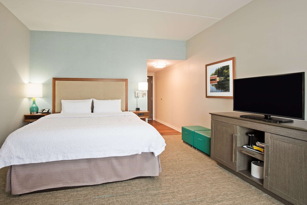 Hampton Inn & Suites North Huntingdon-Irwin 18/45