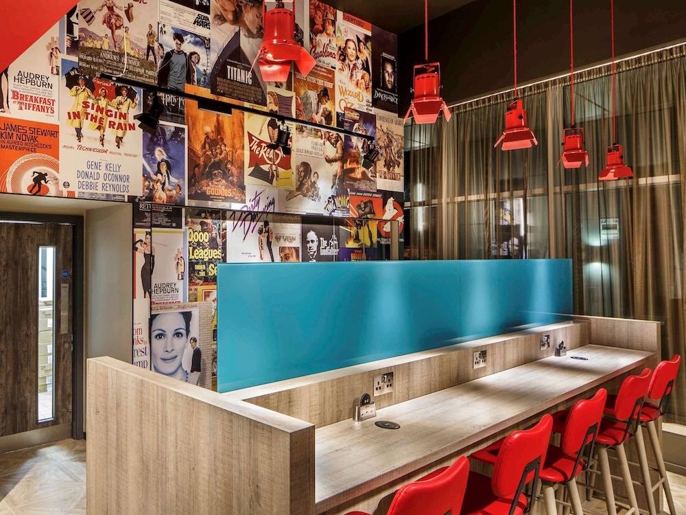 IBIS STYLES LONDON EALING 57/76