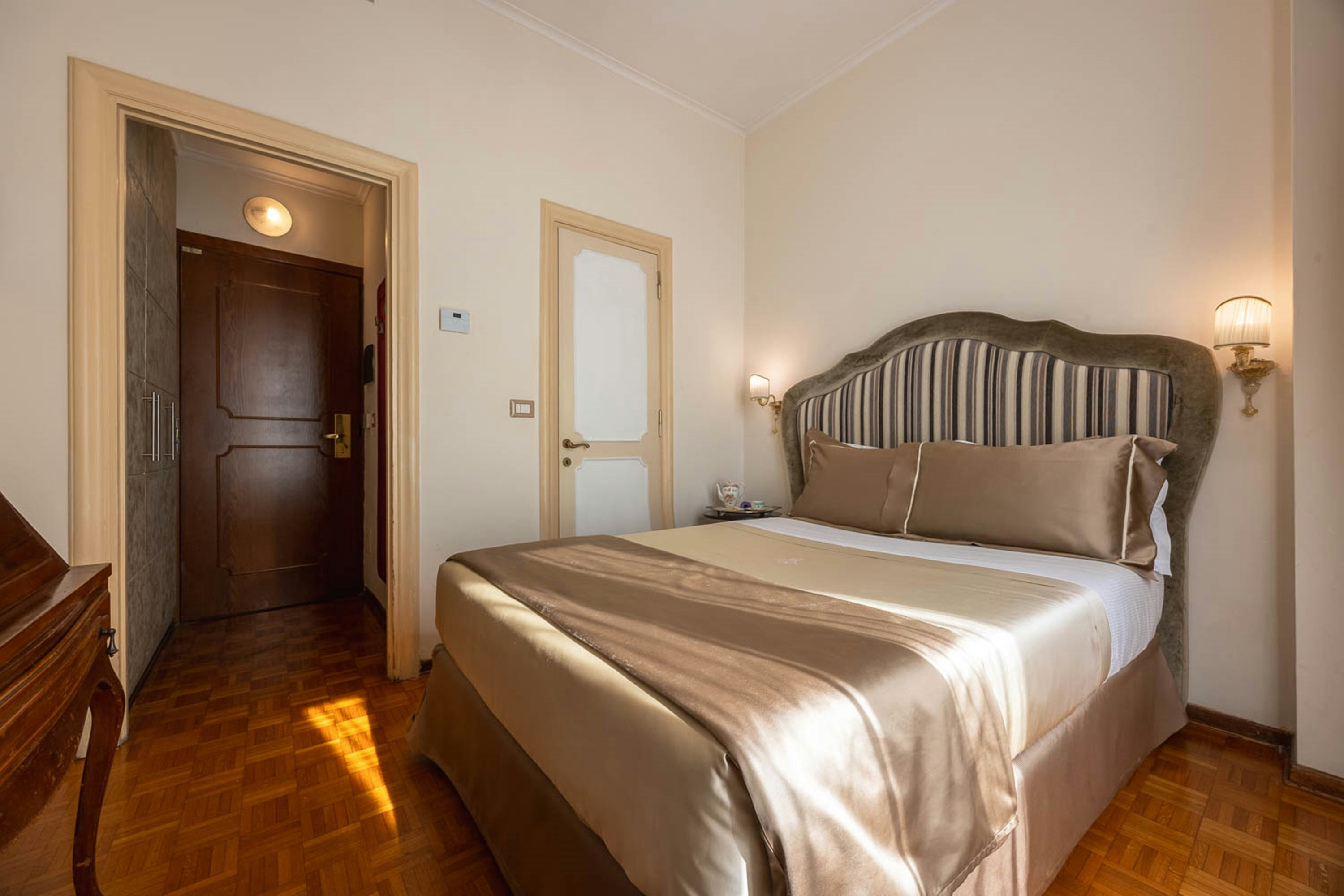 Forum Hotel Rome 12/55