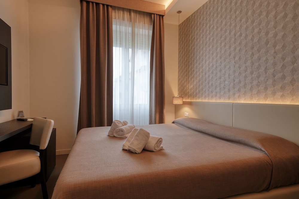 Hotel Palazzo Del Garda (ex Hotel Armony) 12/48