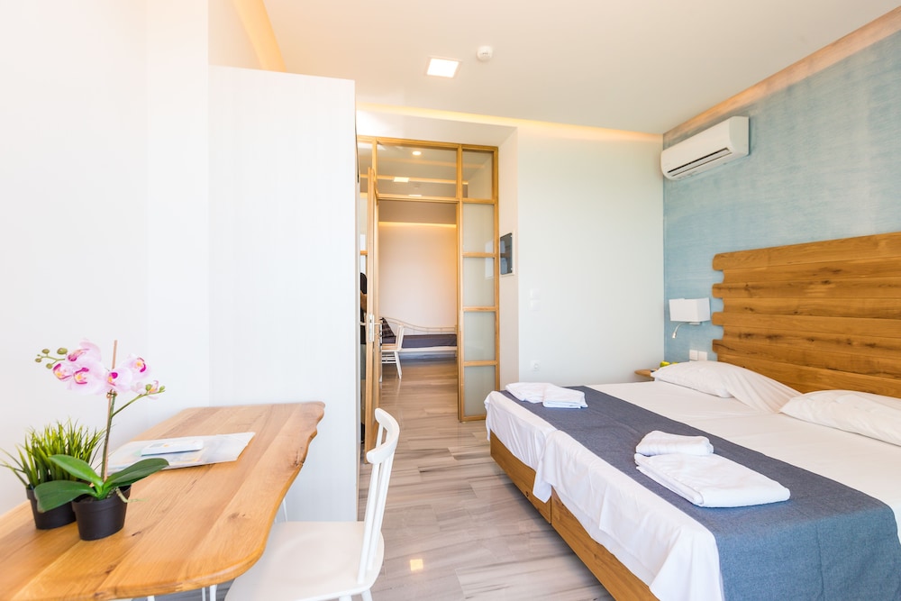 Meltemi Coast Suites 27/68