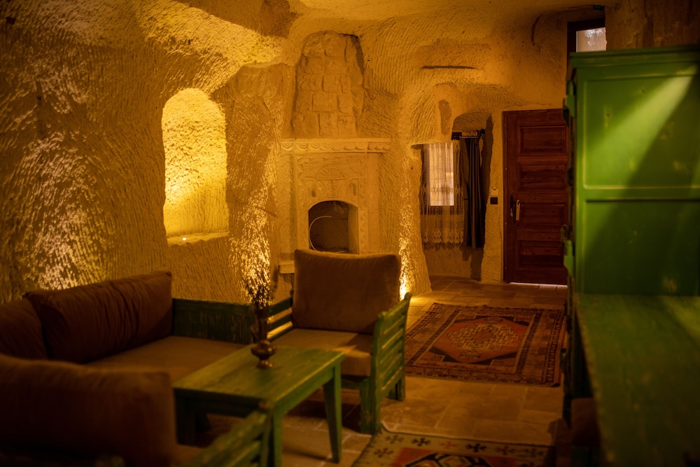 Pome Granate Cave Hotel 12/20