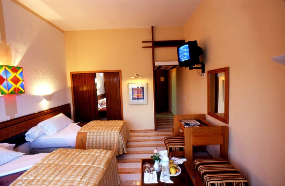 Sidi Harazem Hotel 16/45