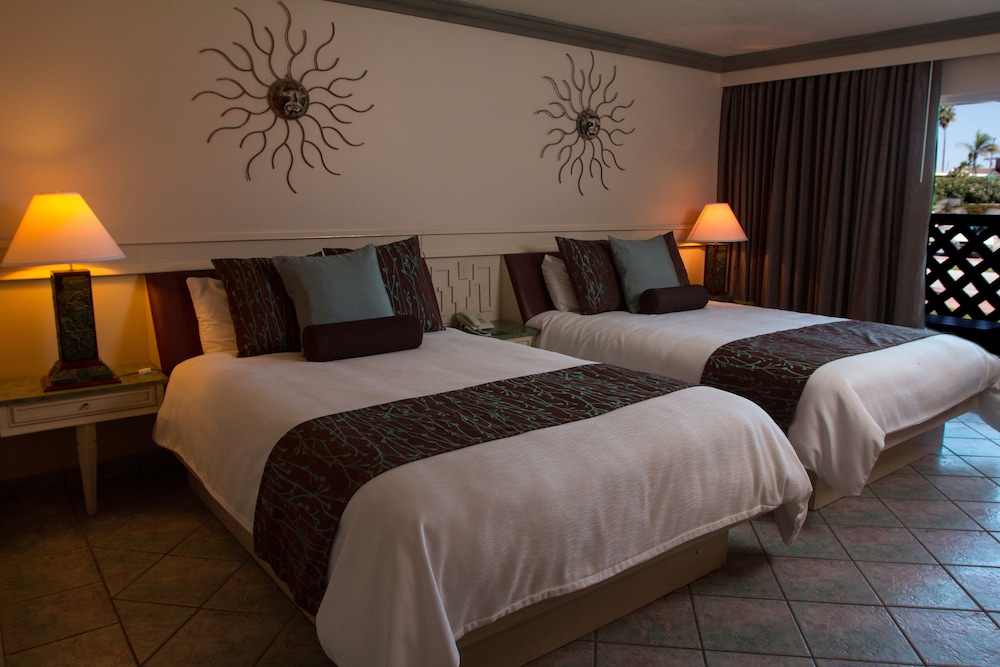 Estero Beach Hotel & Resort 28/70