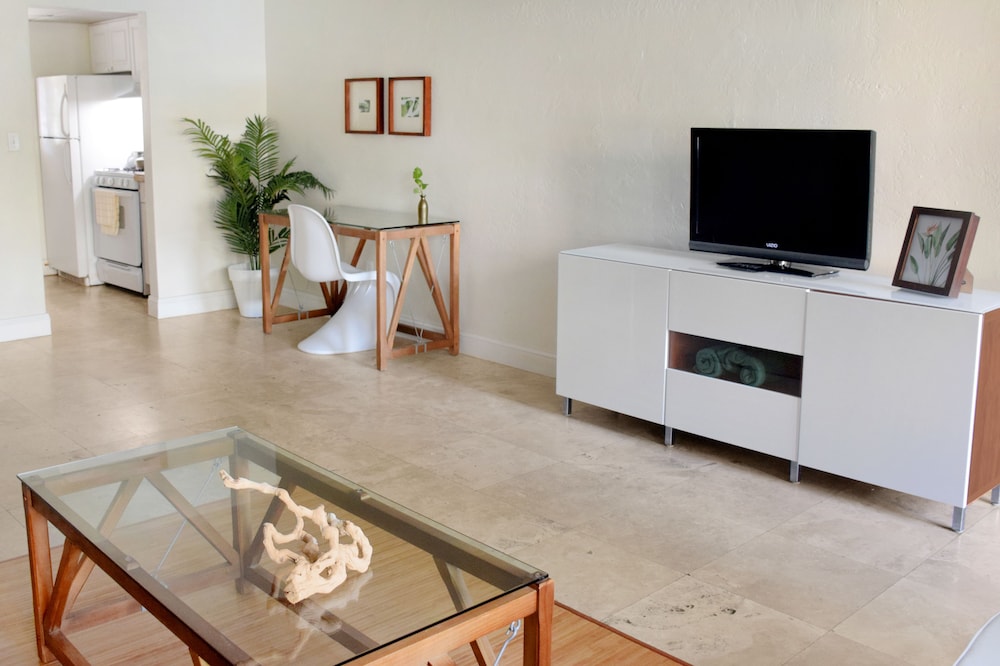 Coral Reef Suites 42/75