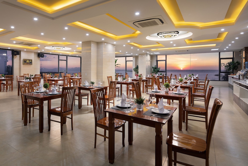 Nolis Hotel 49/54