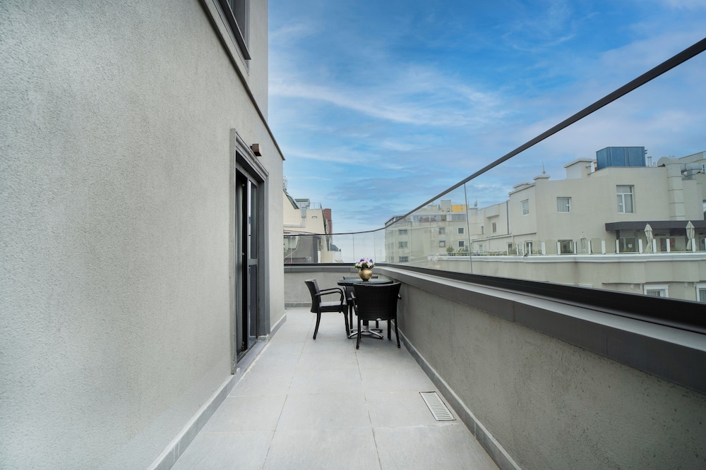 Arts Hotel Taksim 66/67