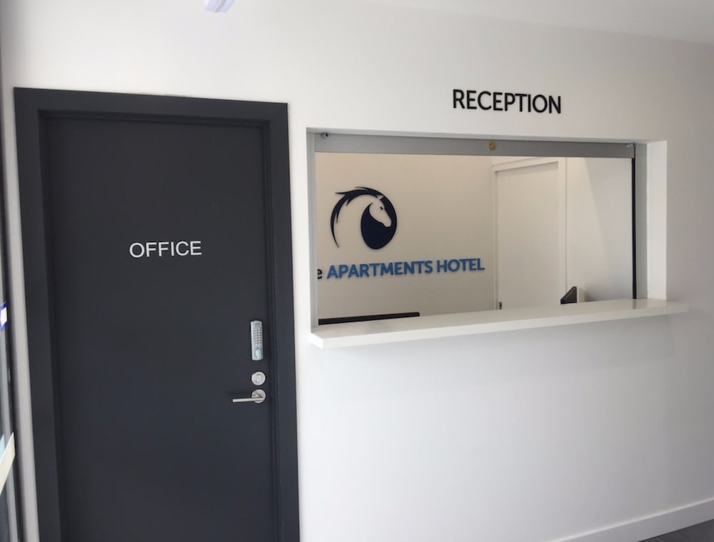 Whitehorse Apartment Hotel 23/47