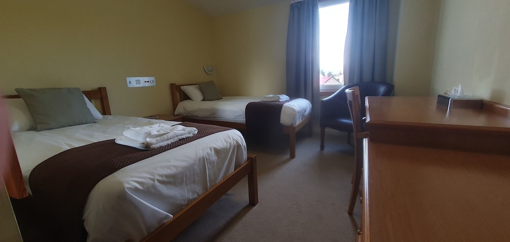 غرفة بسريرين منفصلين، Brae Hotel 4/10