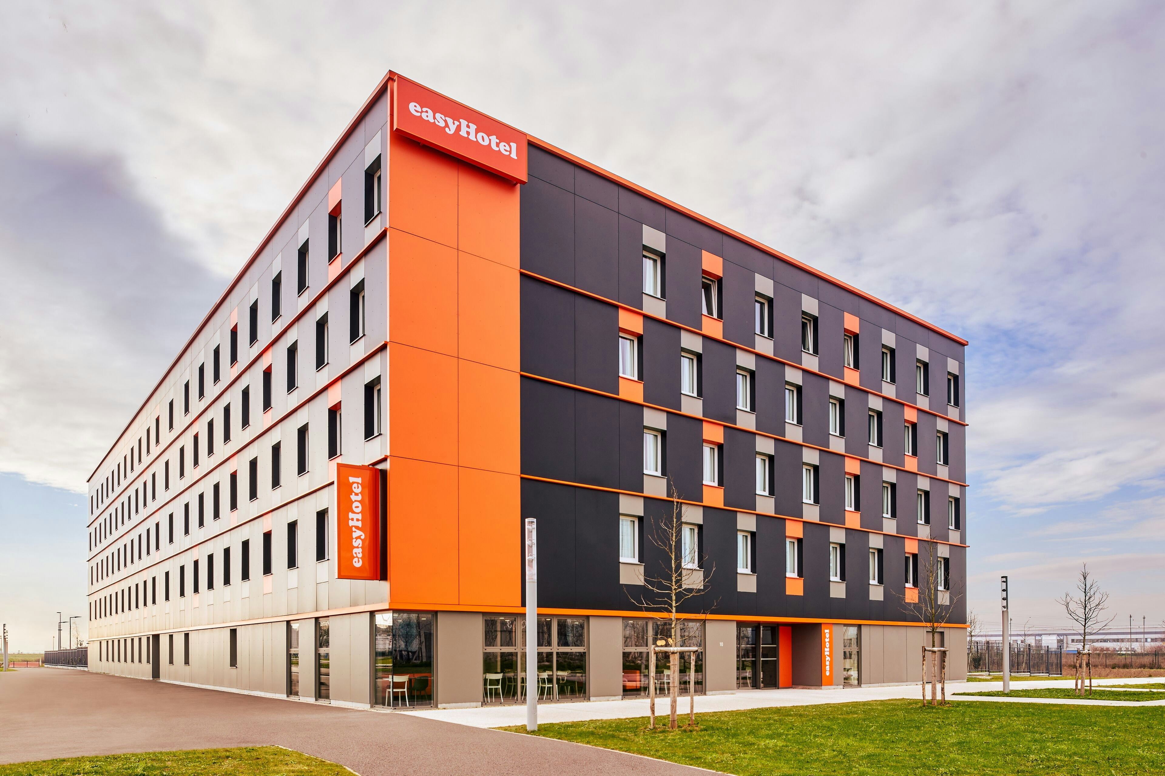 easyHotel Paris Charles de Gaulle Villepinte in TREMBLAY-EN-FRANCE