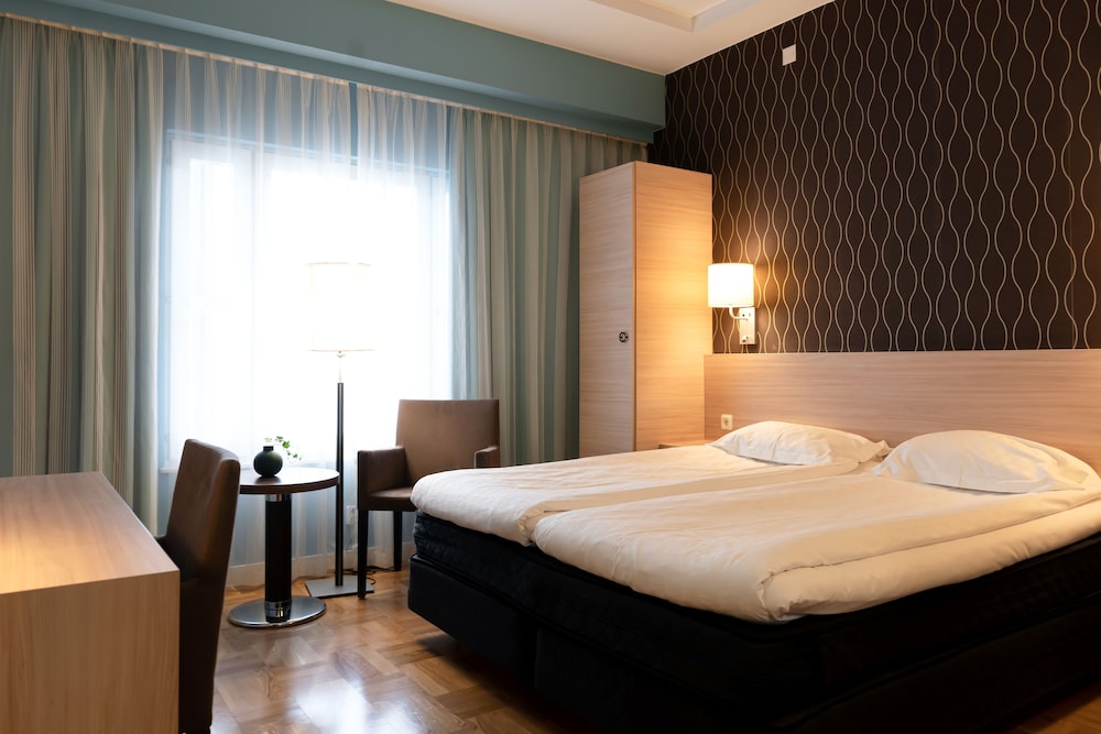 Elite Hotel Marina Plaza 6/50