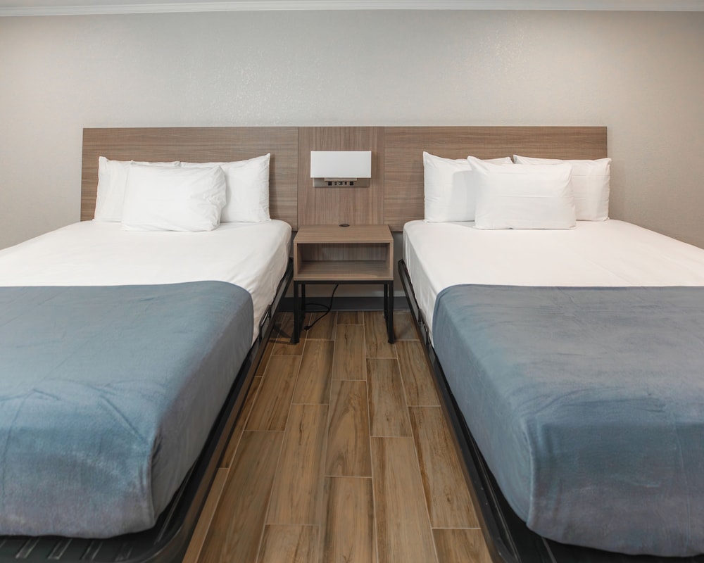 Motel6 Springfield, MO - North 24/56