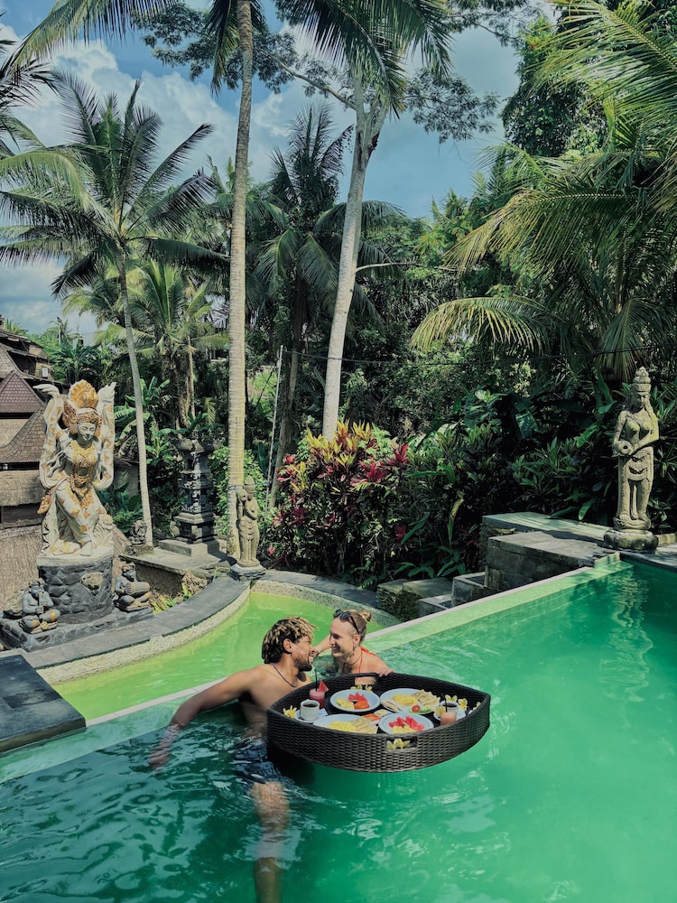 Junjungan Suite Villa 40/68