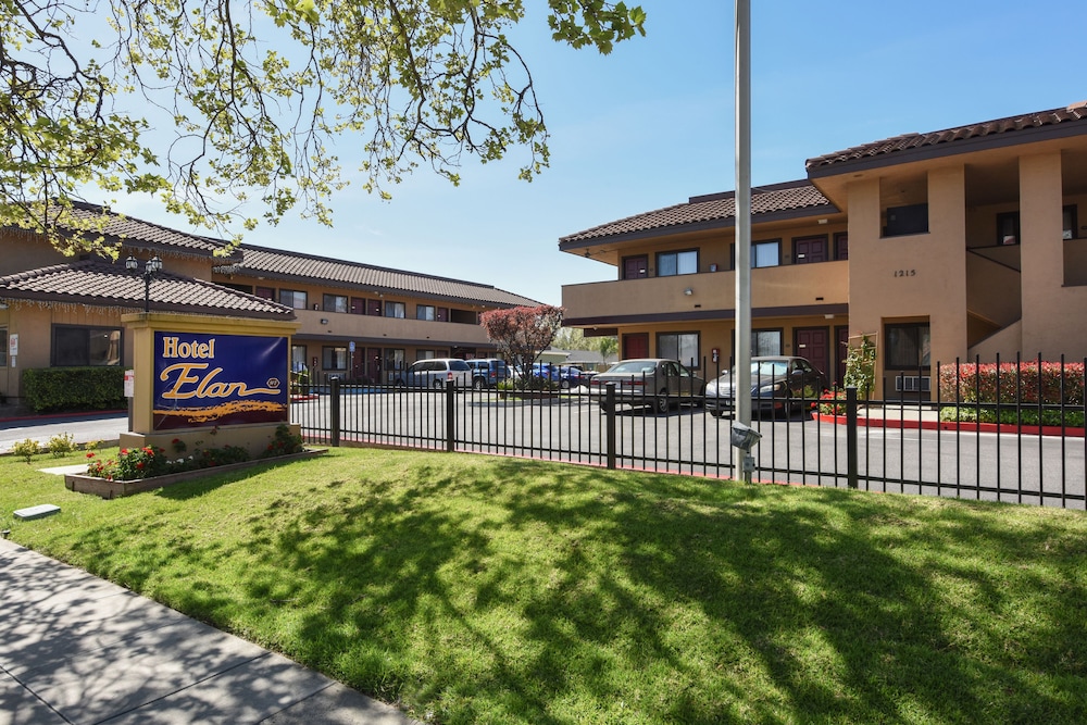 Signature Inn San Jose 50/58