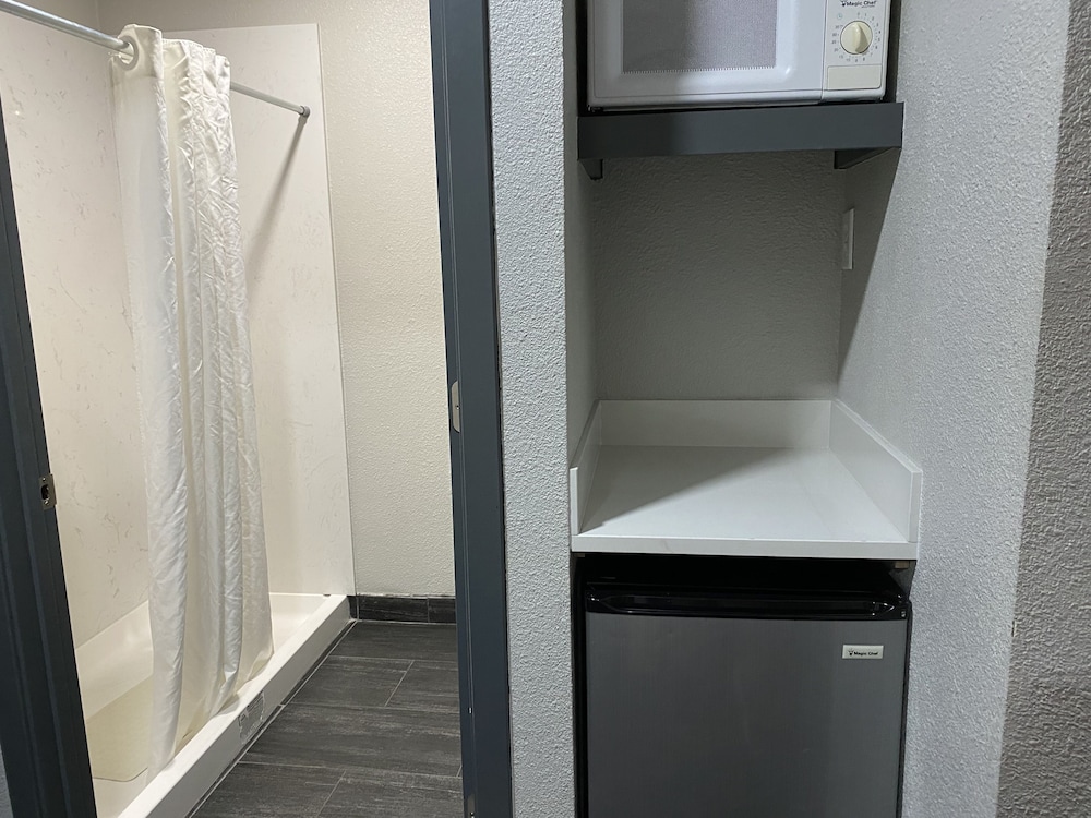 Quality Inn Portland Airport PDX OR 15/34