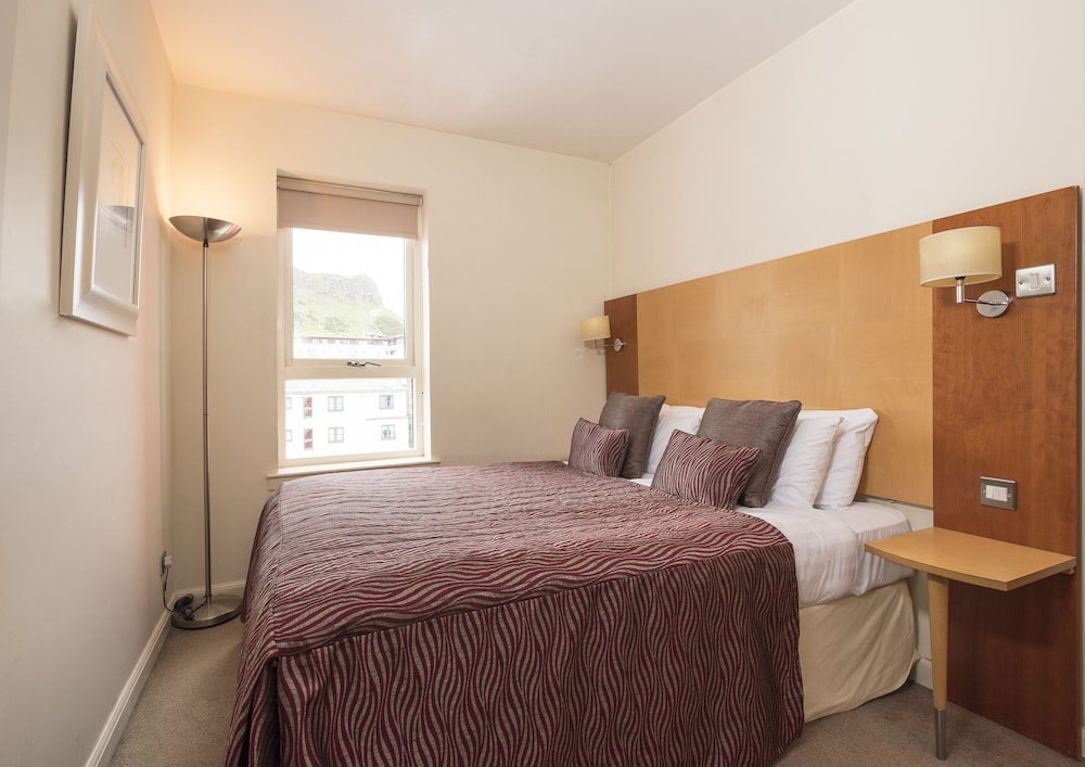 Holyrood Aparthotel 7/81