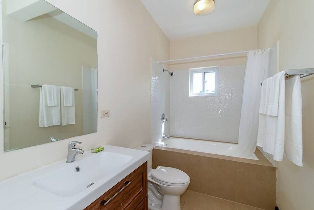 Nianna Coral Bay Splendid Townhouse 50/50