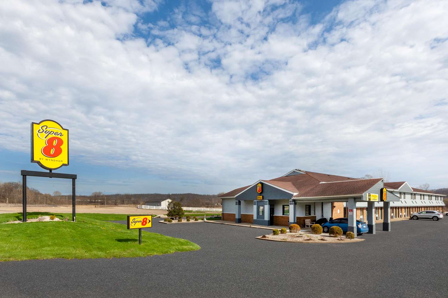 Super 8 By Wyndham Newcomerstown 19/22