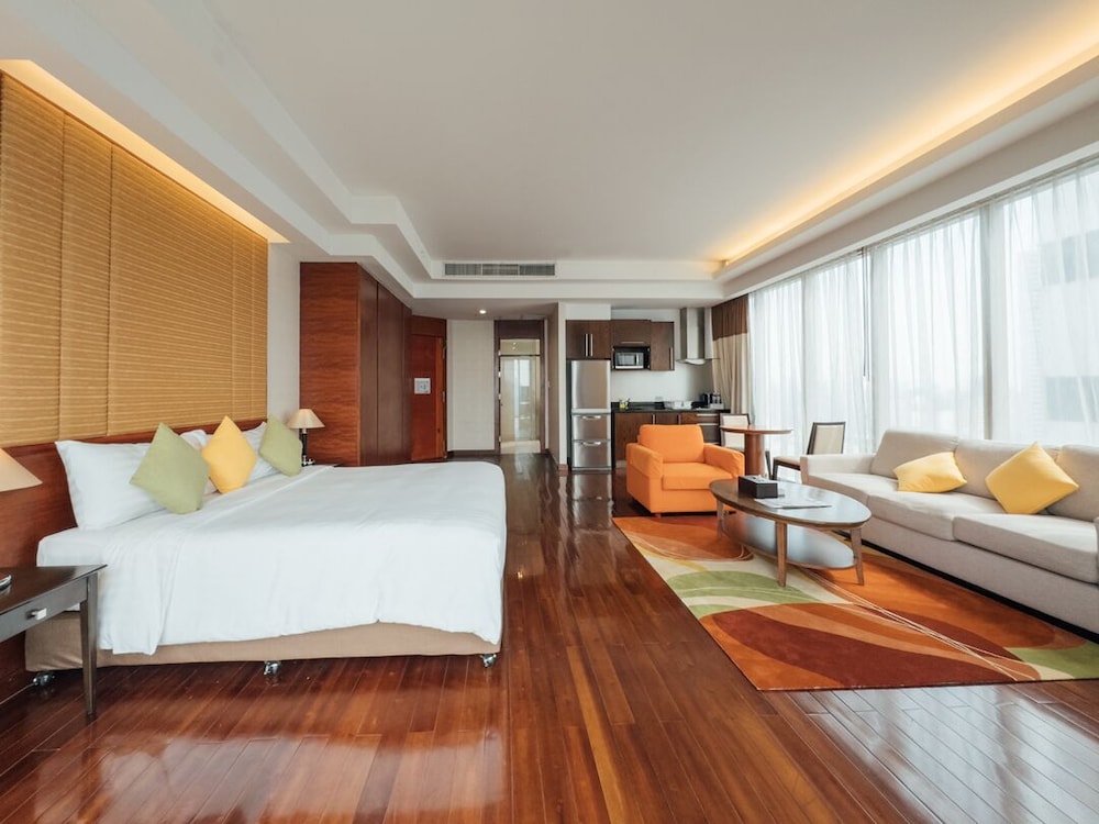Column Bangkok Hotel 17/74