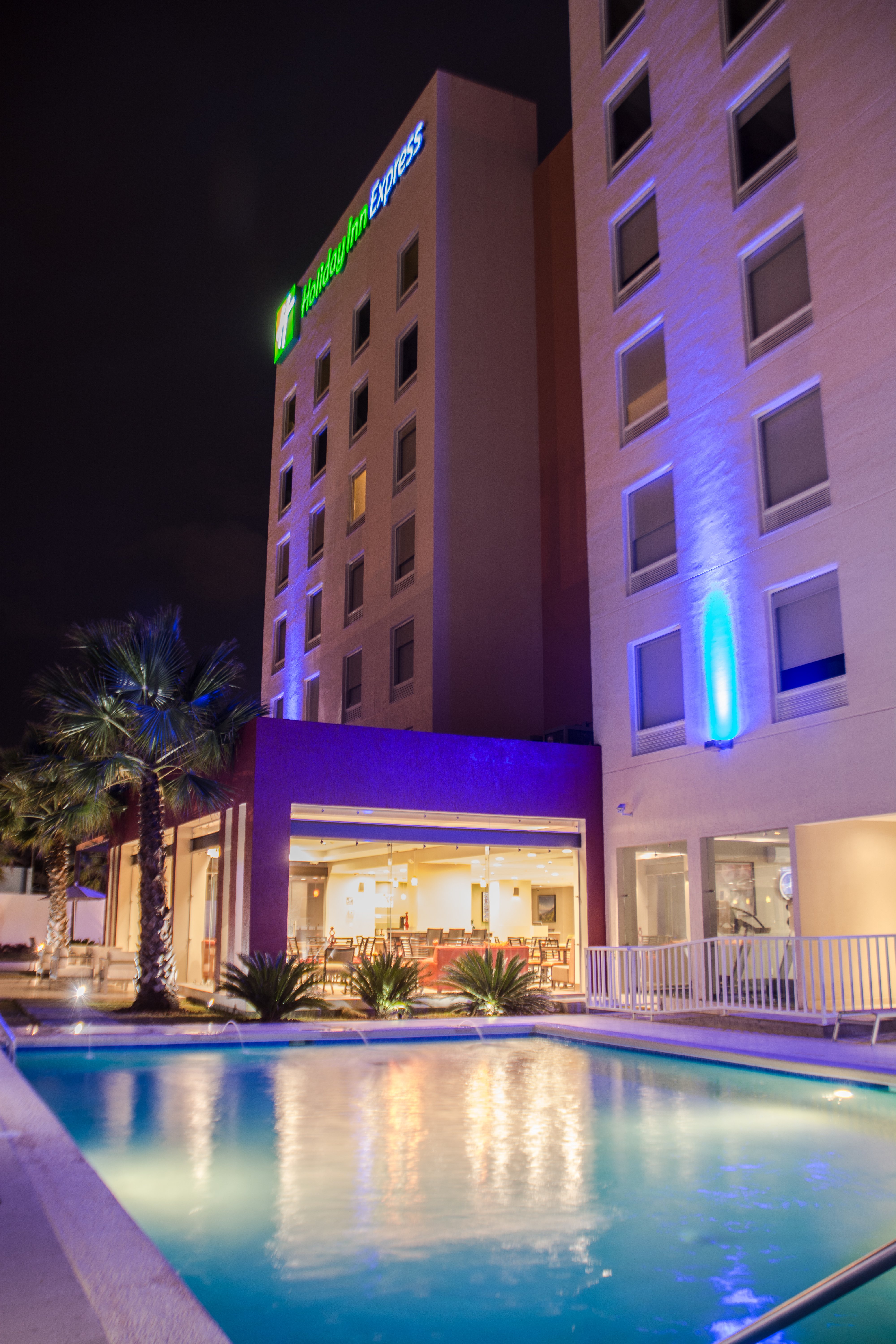 Holiday Inn Express Guadalajara Aeropuerto an IHG Hotel 9/58