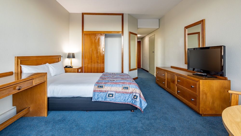 Harrismith Inn 7/50