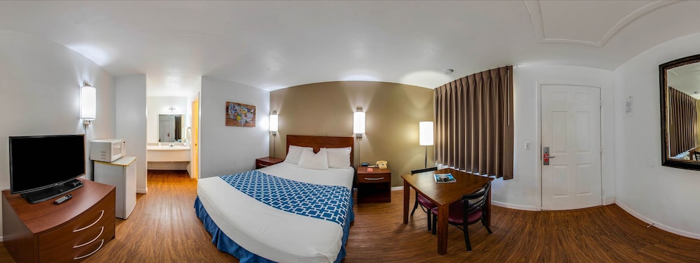 Econo Lodge Crystal River 12/26
