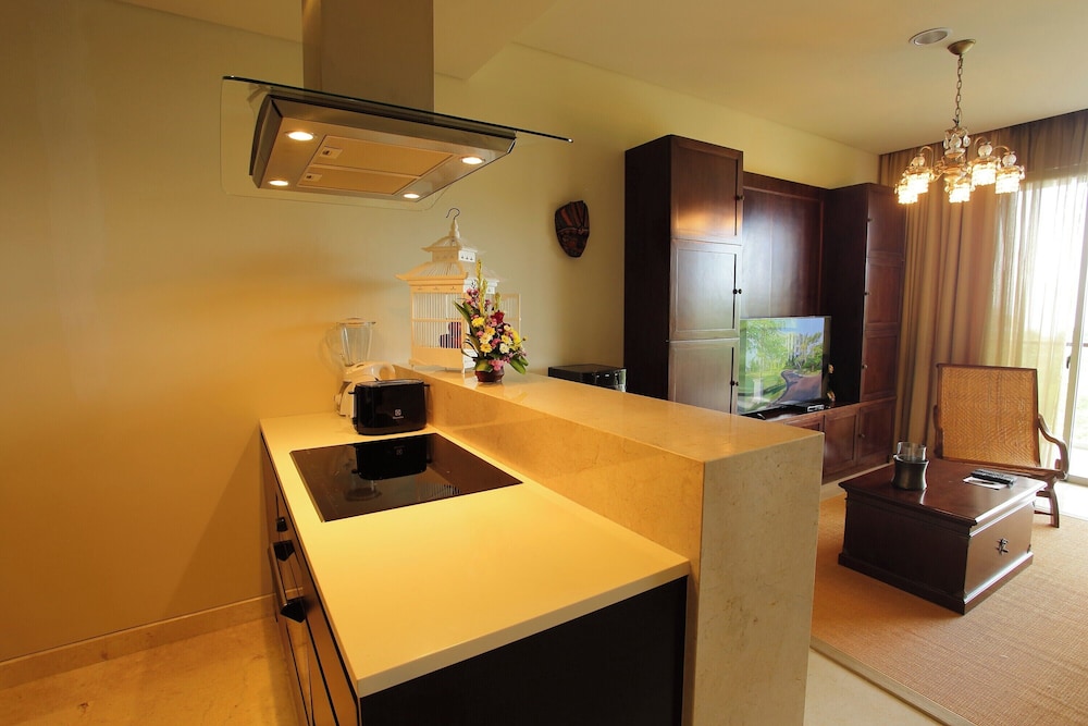 Luxury Apartment At Ayana Residences 3/50