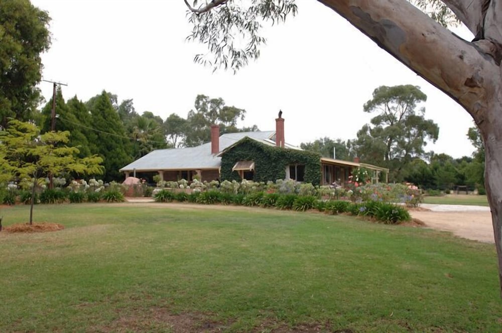 Barristers Block Vigneron Villa 3/8