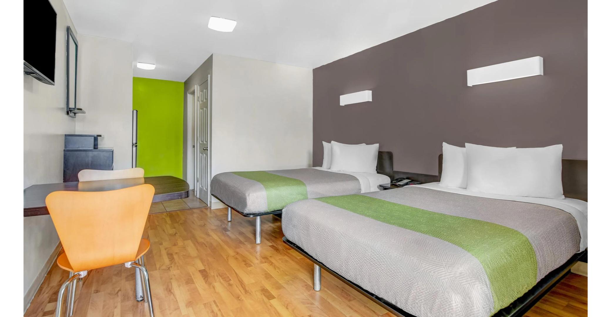 2 Full Beds - Non-Smoking