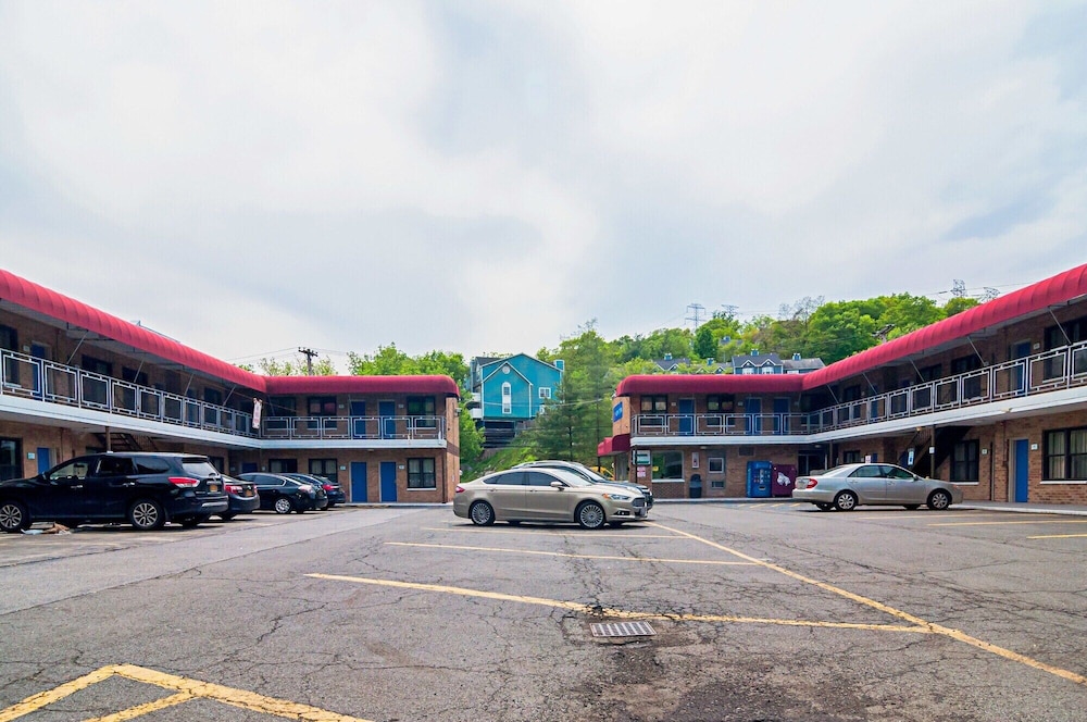 Motel6 Elmsford, NY - White Plains 42/50