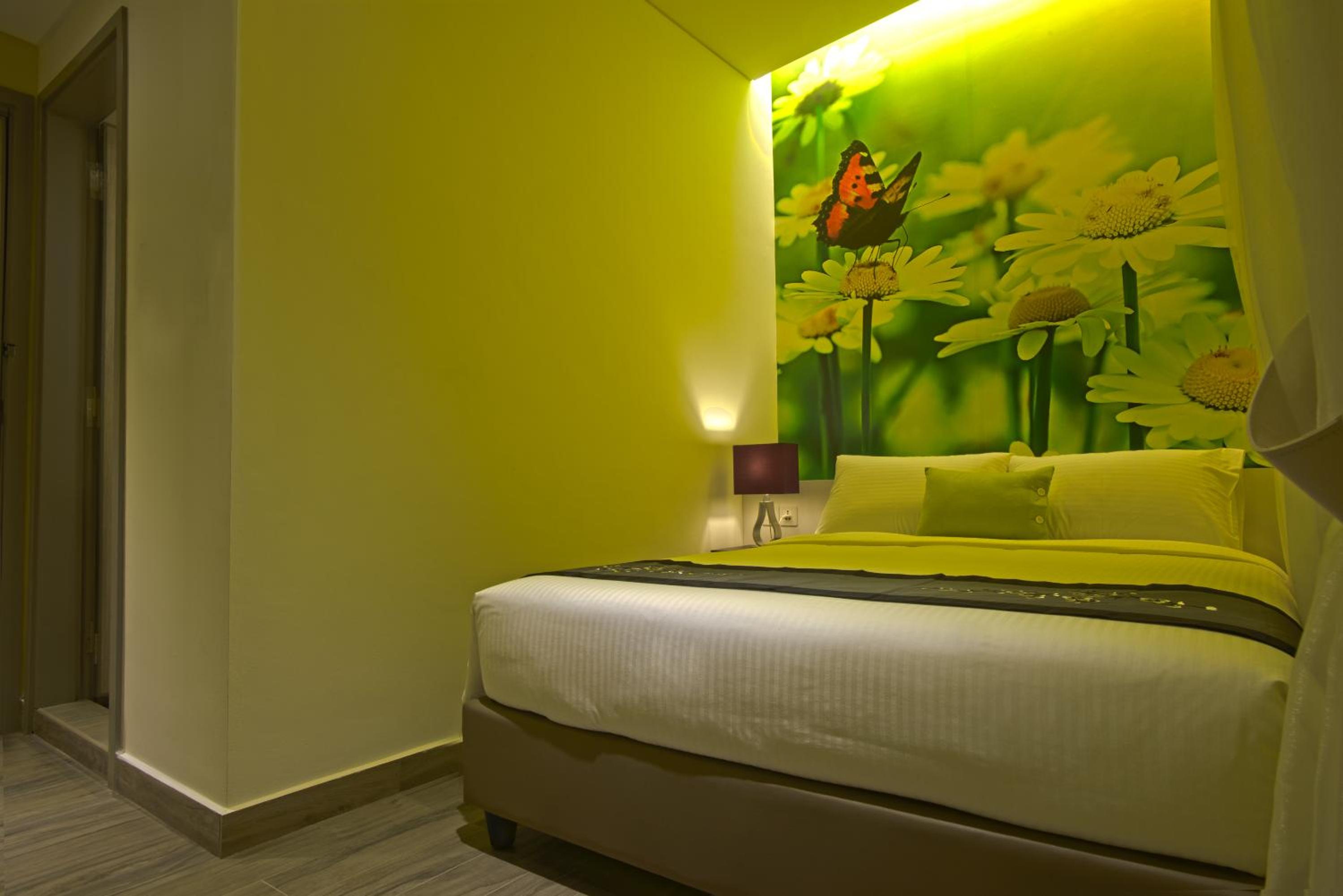 Gold, Deluxe، J8 Hotel 2/2