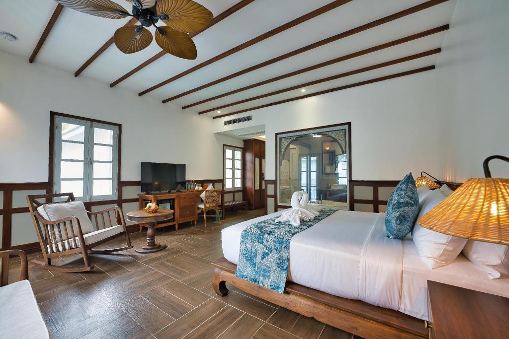 غرفة بسرير كينج بإطلالة على المسبح، Mybanlao Hotel 8/10