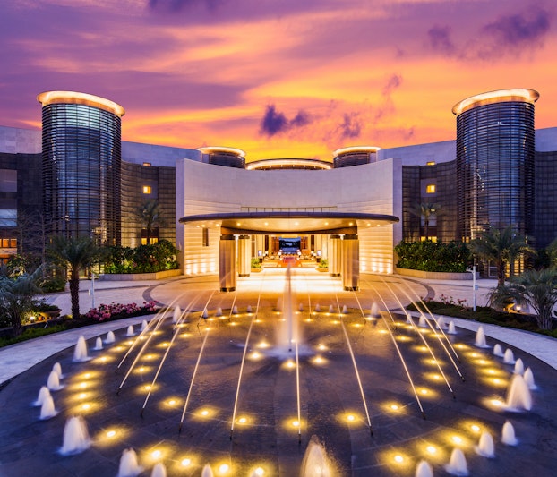 Thousand Cranes Sanya Yazhou Bay Int'l Exchange Centre, Curio by Hilton photo5
