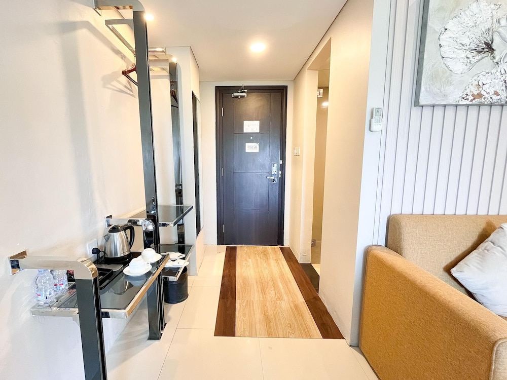 VERSE HOTEL CIREBON 45/72